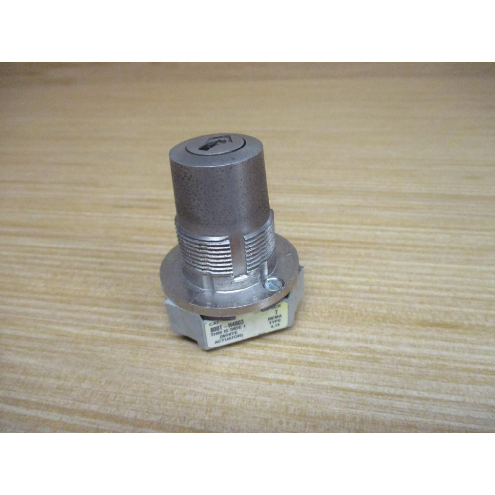 Allen Bradley 800T-H4803 Keyed Selector Switch WO Key - Used