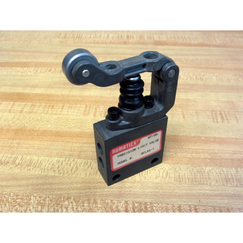 Numatics 0CLA4-1 Precision Limit Valve OCLA4-1 (3) 18" NPT's - New No Box