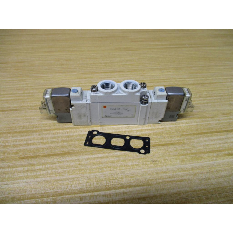 SMC SY5220-5LZ-01 Solenoid Valve SY52205LZ01 - Used