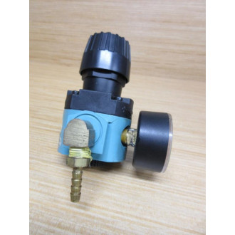 Wilkerson R16-02-000A Regulator R1602000A W Gauge & Fitting - Used