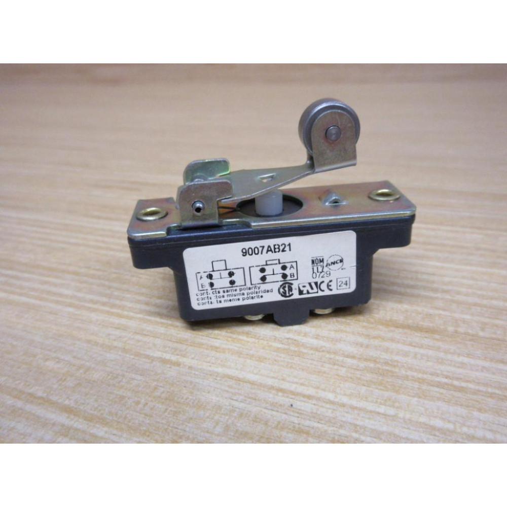 Square D 9007AB21 Snap Limit Switch - New No Box
