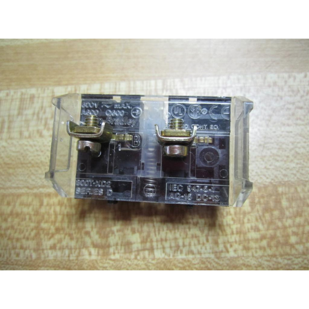Allen Bradley 800T-XD2 Contact Block 800TXD2 - Used