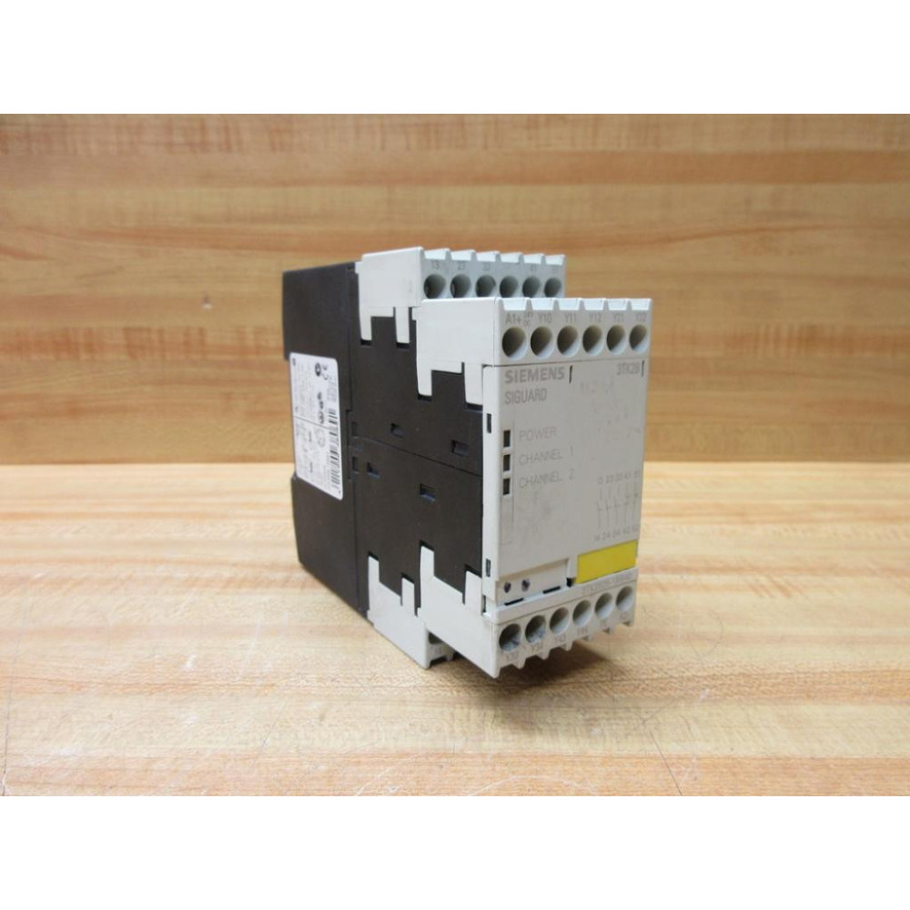 Siemens 3TK2825-1BB40 Furnas Safety Relay 3TK28251BB40 - Used