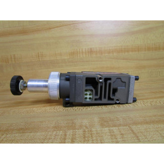 Numatics 082RD115C033J00 Pneumatic Regulator - Used
