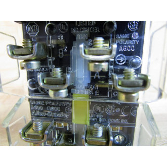 Allen Bradley 800T-FXPH16RA1 Button Ser T - New No Box