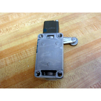 Omron WLCA2-2N Limit  Switch WLCA22N WRoller Lever Arm - Used