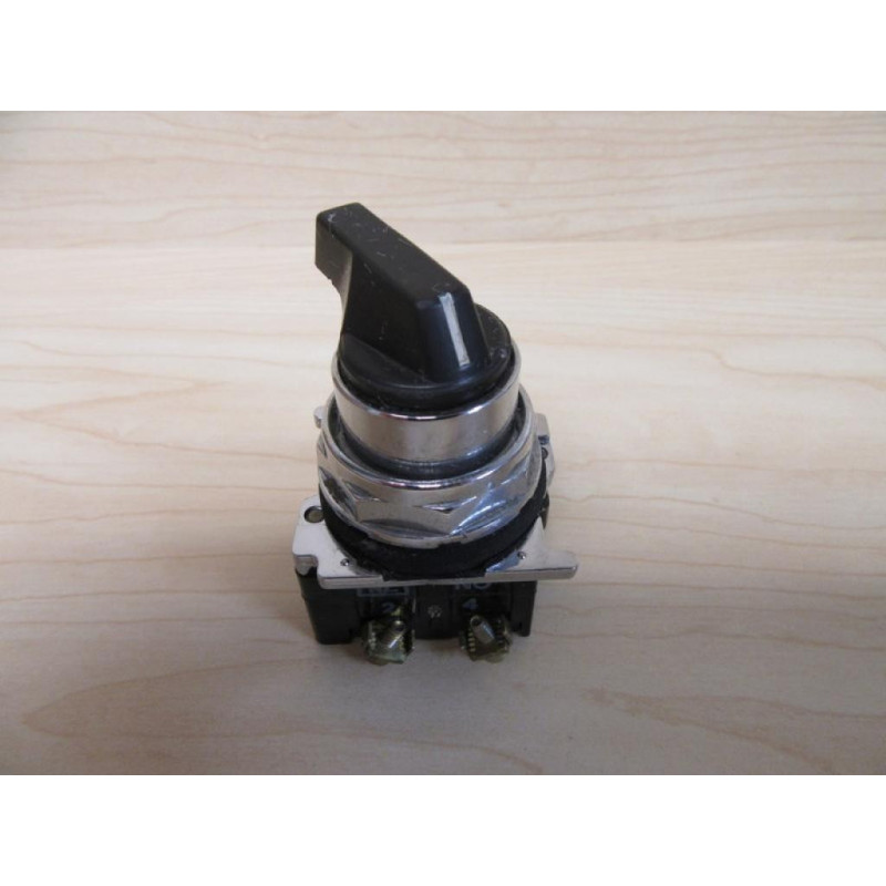 Cutler HammerEaton 10250T20LB Selector Switch - New No Box