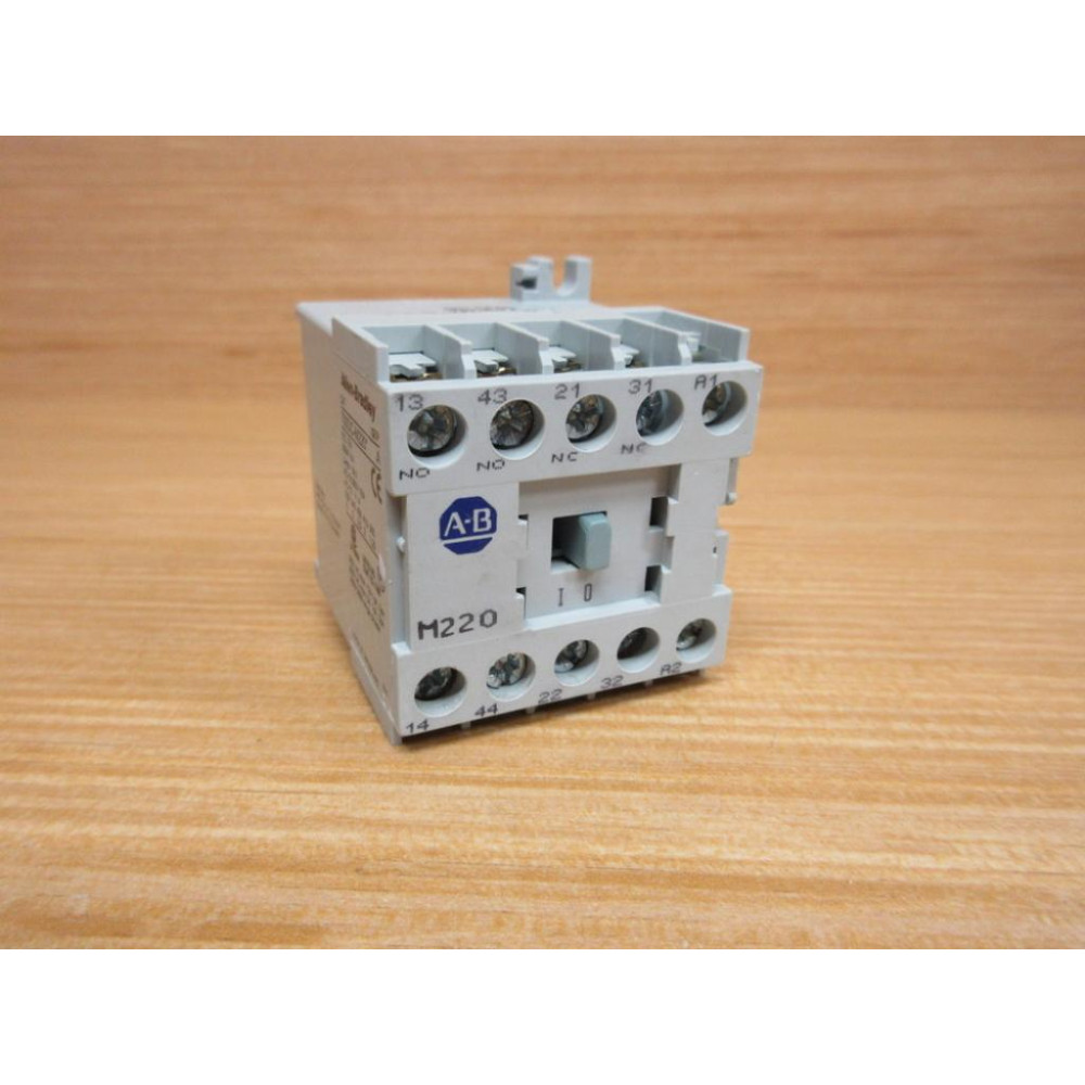 Allen Bradley 700DC-M220Z24 Control Relay 700DCM220Z24 - New No Box