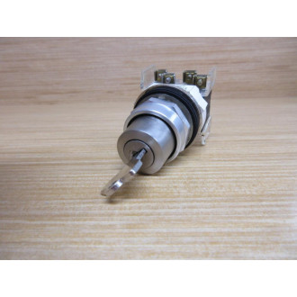 Allen Bradley 800T-H33B Selector Switch Ser N,(2)800T-XA,1 Key - New No Box