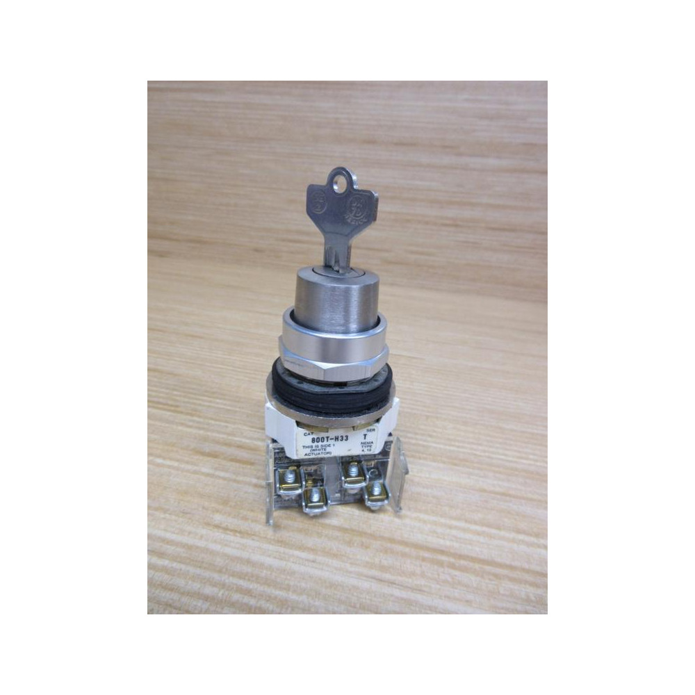 Allen Bradley 800T-H33A Selector Switch - New No Box