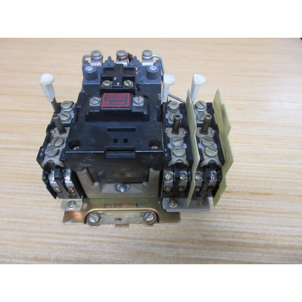 Allen Bradley 709-BOD Starter 709-B0D Ser. L W 3 Relays - Used