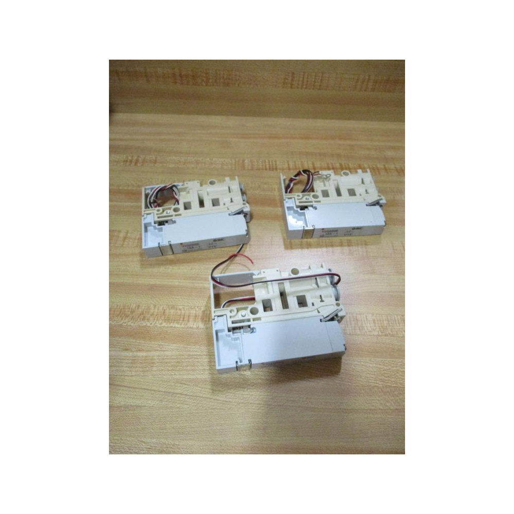 SMC VVQ2000-10A-1 Blanking Plate Assembly WManifold (Pack of 3) - Used