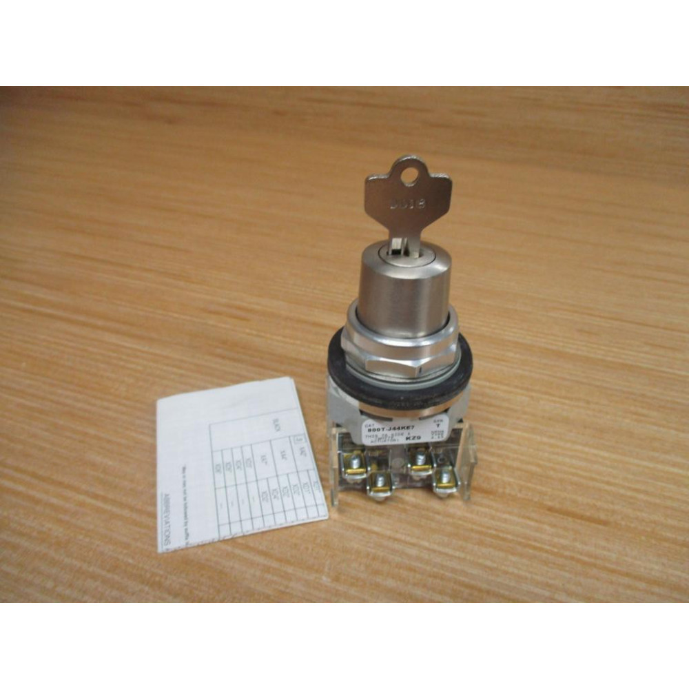 Allen Bradley 800T-J44KE7 Keyed Selector Switch 800TJ44KE7 W Key - New No Box