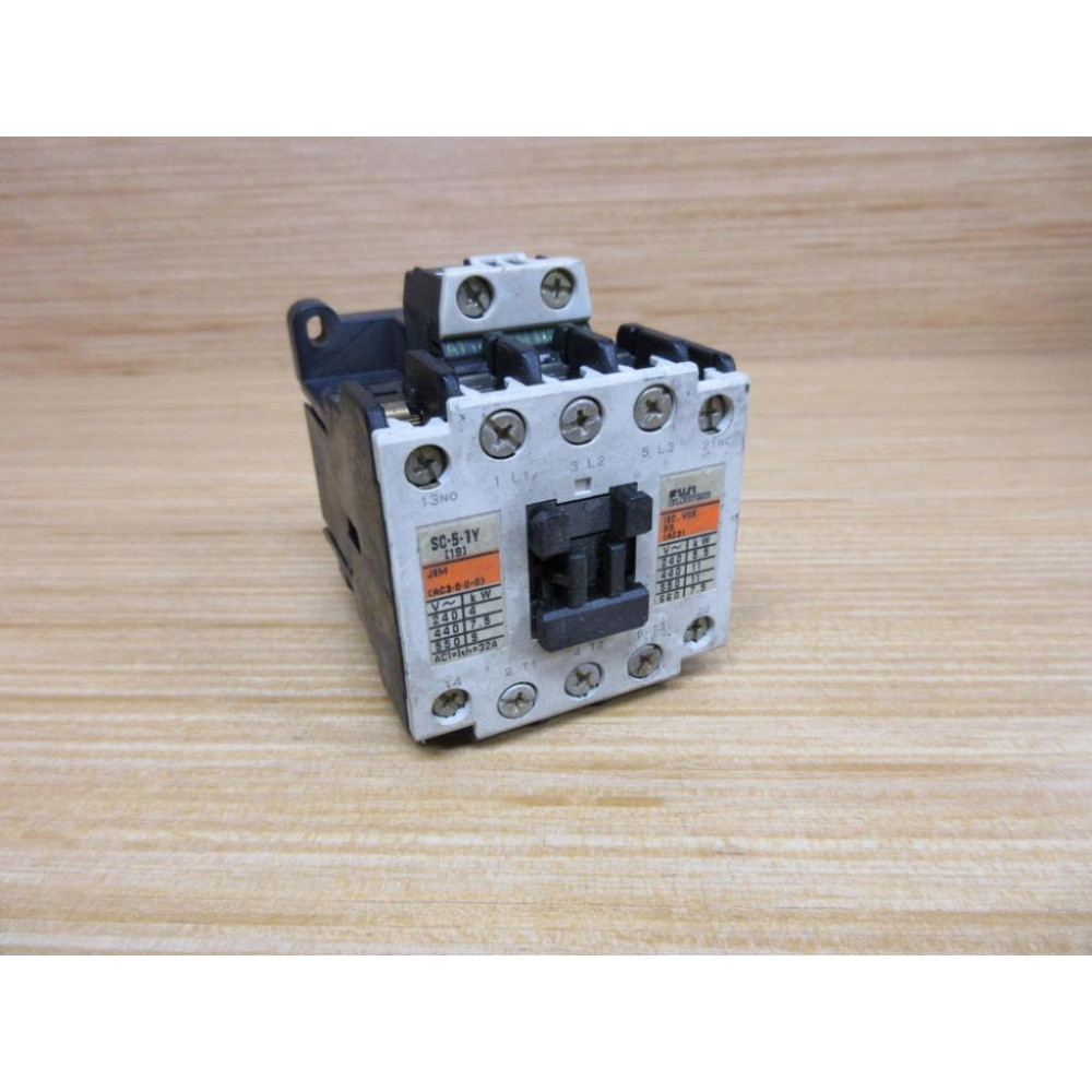 Fuji Electric SC-5-1Y Contactor 4NC0N011Y - Used