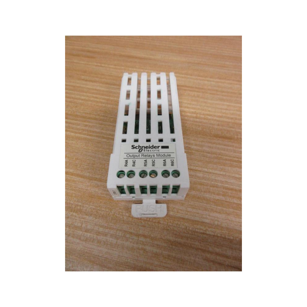 Schneider Electric VW3A3204 Extension Output Relay Module 070253 - New No Box