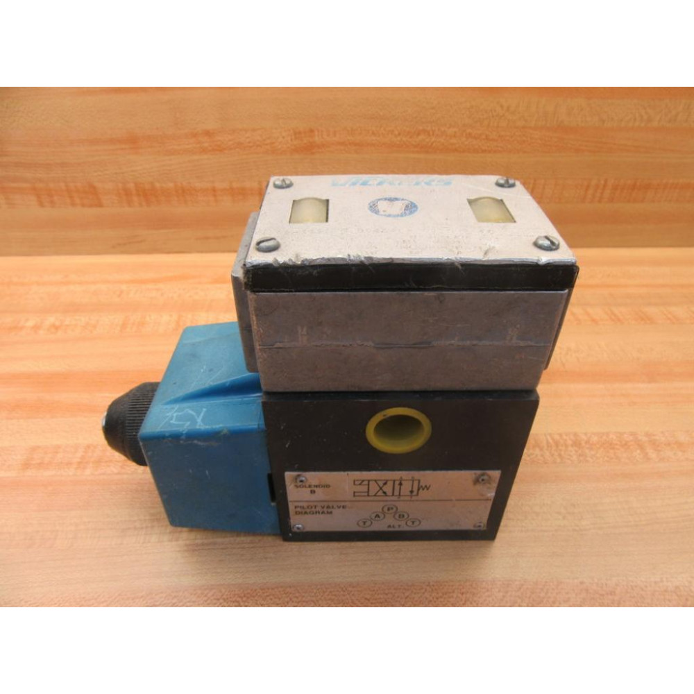 Vickers 02-119575 02119575 Pilot Valve DG4S4LW-012N-B-60 W1 Pilot - Used