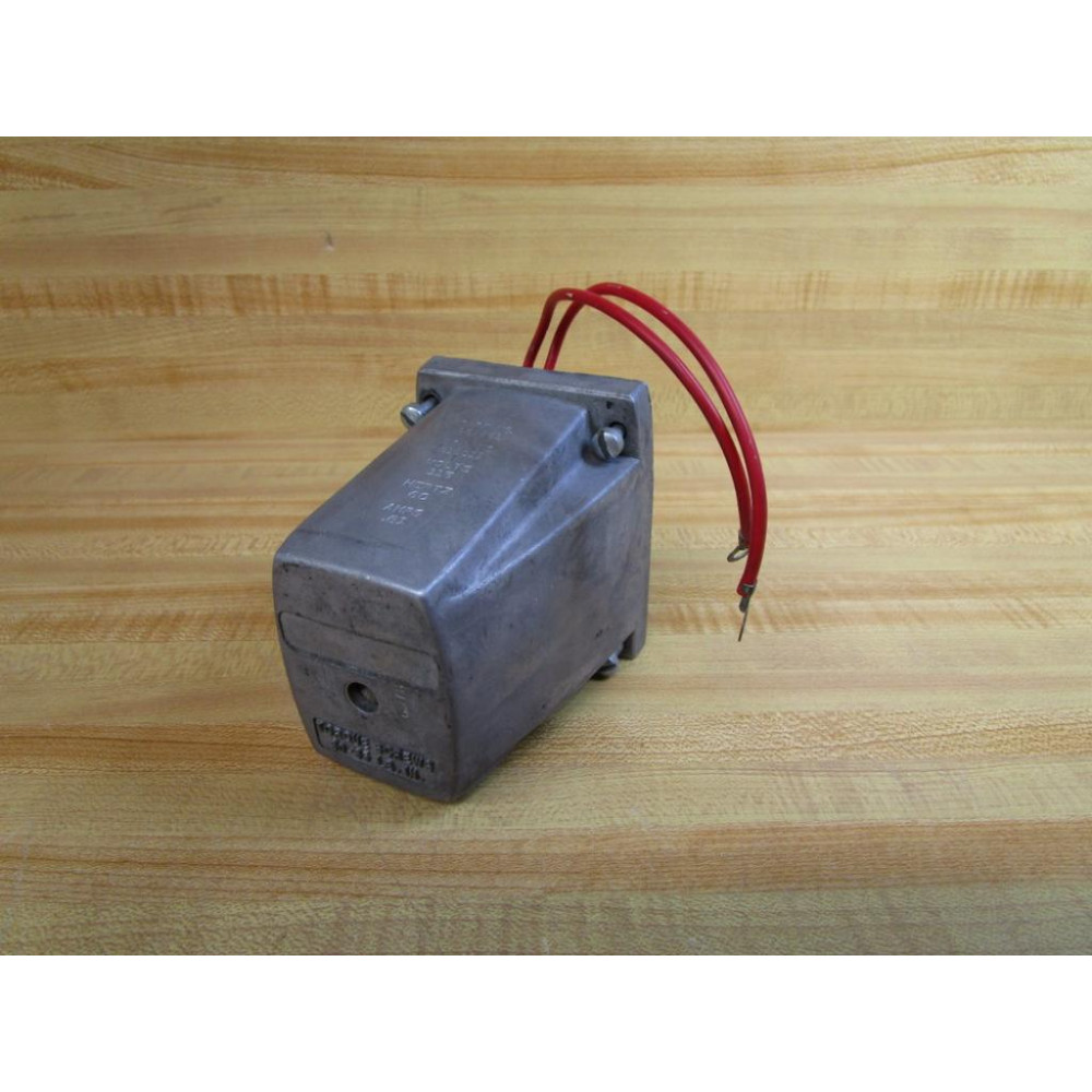 Vickers Eaton 281291 Double Solenoid Pilot Valve 816011 Valve Coil Only - Used