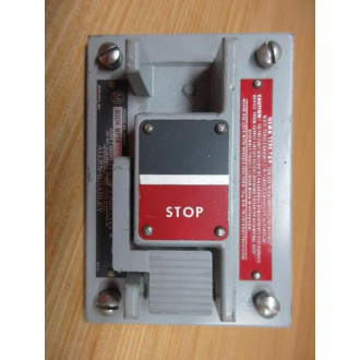 Allen Bradley 800H-1HJ7 Station 800H-1HZX7 800H-NP14 Cover Only - Used