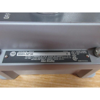 Allen Bradley 800H-1HW7P-31219 Station 800H-1HZX7 800H-NP30 - New No Box
