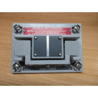 Allen Bradley 800H-NP15 Enclosure Cover 800HNP15 W(2) 800T-XA, Blank - Used