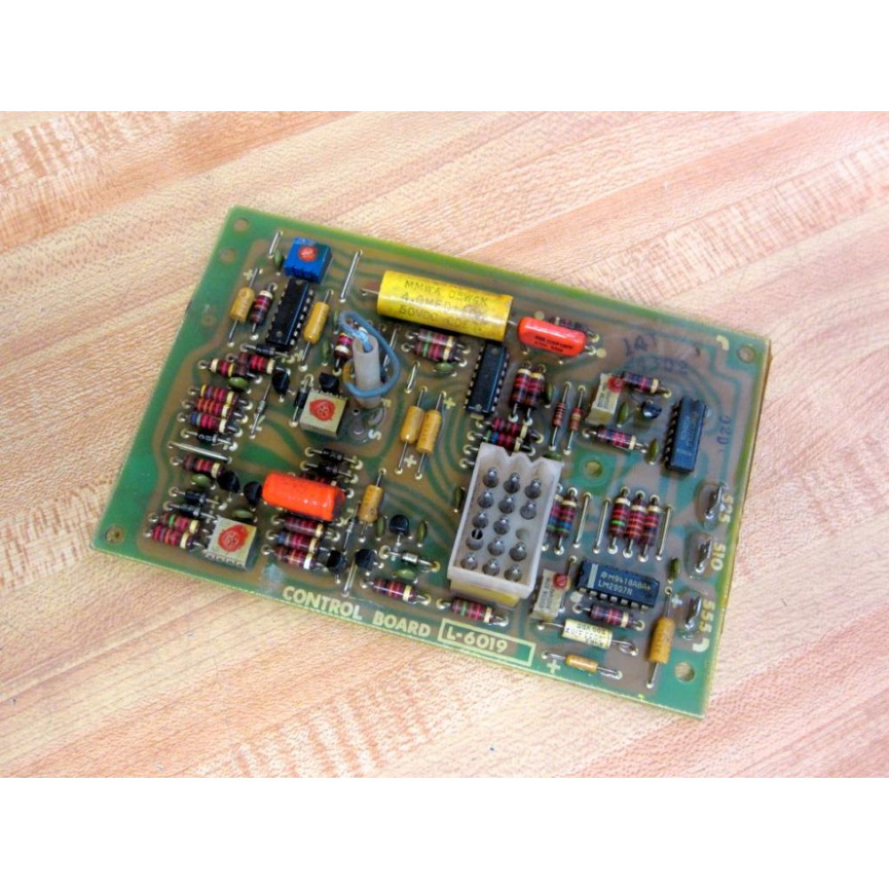 Lincoln Electric L-6019 Control Board L6019 - Used