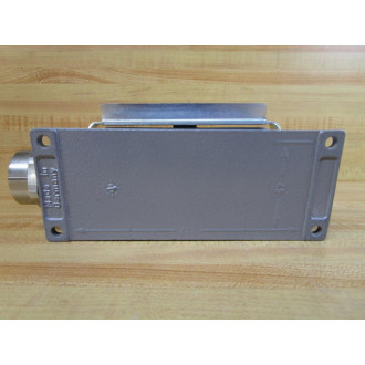 Thomas And Betts BB724 Base Surface Mount - New No Box