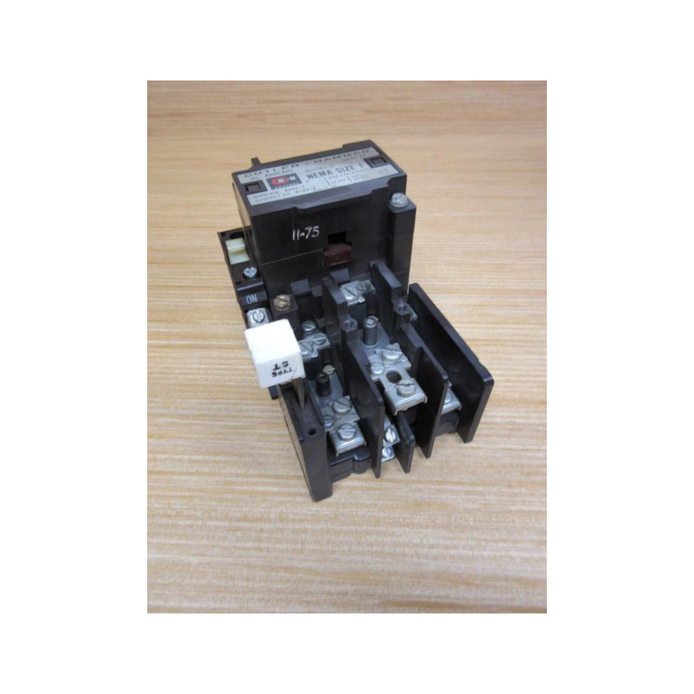 Cutler Hammer A10CN0 Contactor A10CNO W Relay, C320KB2,C320KA1,1887-1 - Used
