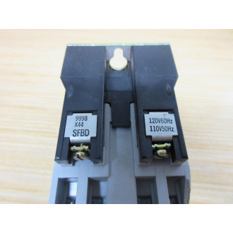 Square D 8501-XM0-20 Industrial Control Relay 8501-XMO-20 Cracked Corner - Used
