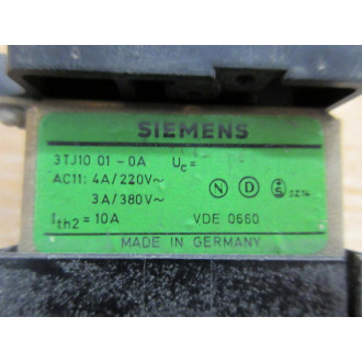 Siemens 3TJ10 01-0A Control Relay 3TJ10010A Chipped, WO Cover - Used