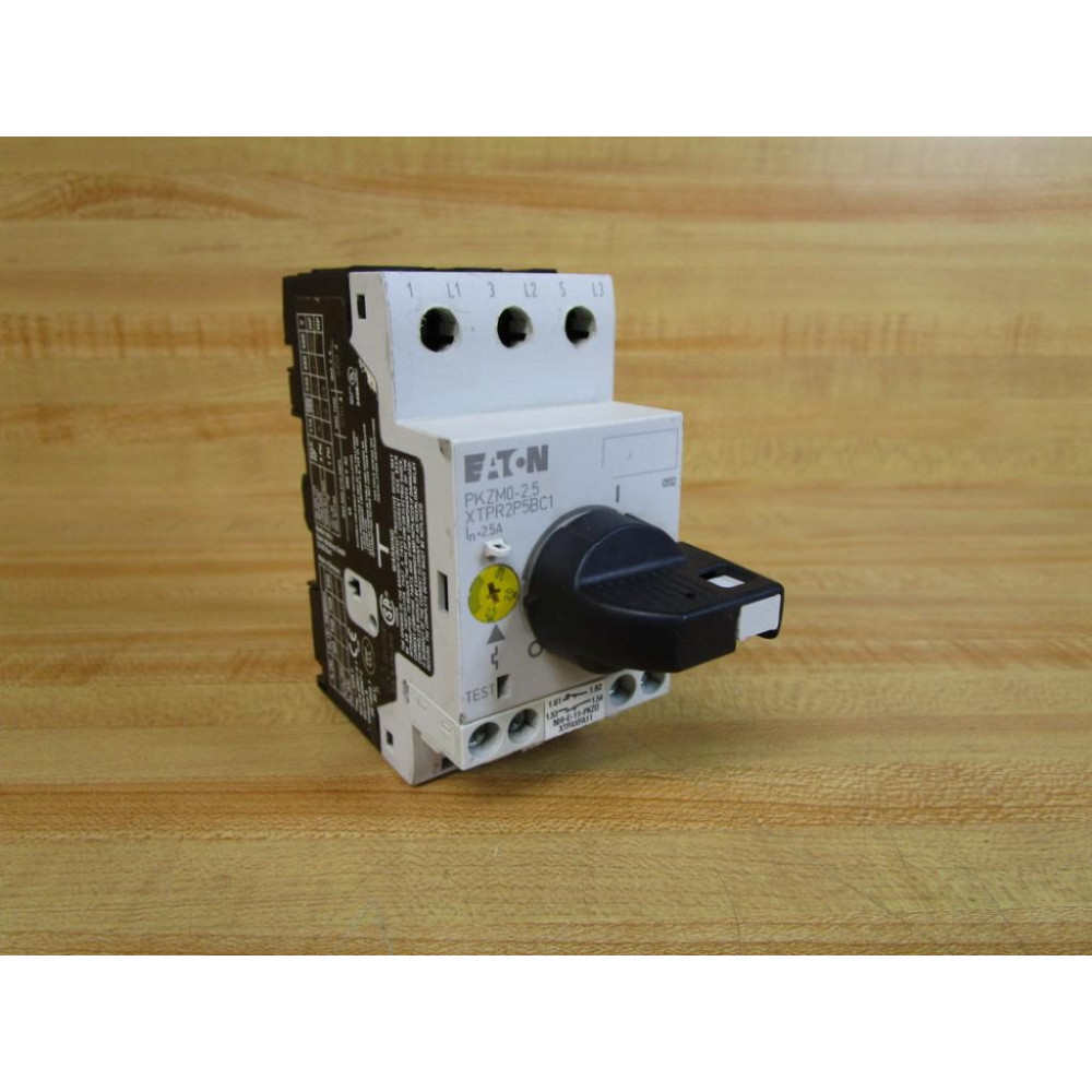 Moeller PKZM0-2.5 Manual Motor Protection PKZMO XTPR2P5BC1  WContact - Used