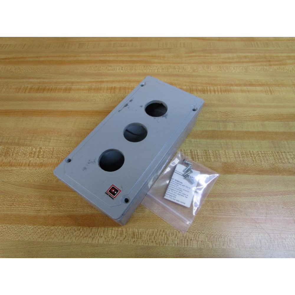 Eaton 10250TE34 Pushbutton Enclosure N3 3 Holes - New No Box