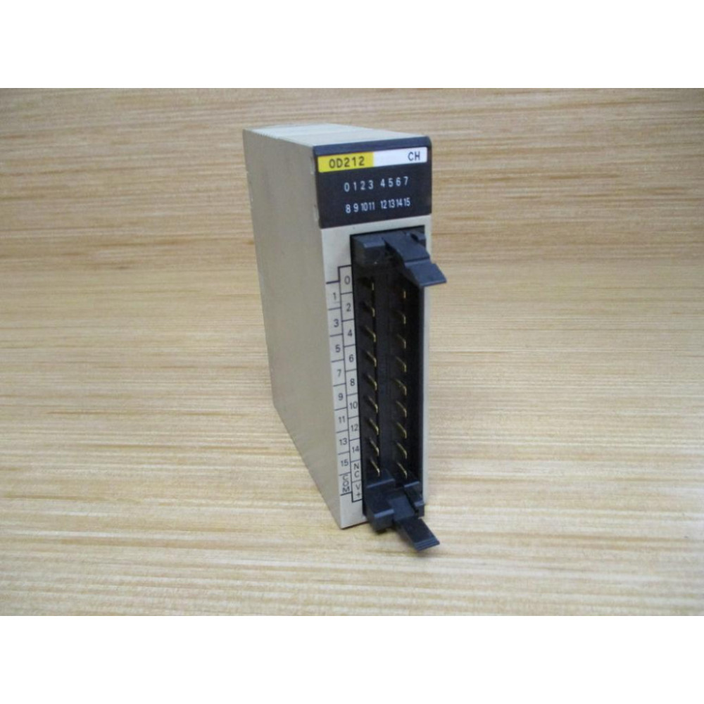 Omron C200H-0D212 Module C200H0D212 WO Terminal Strip - Used