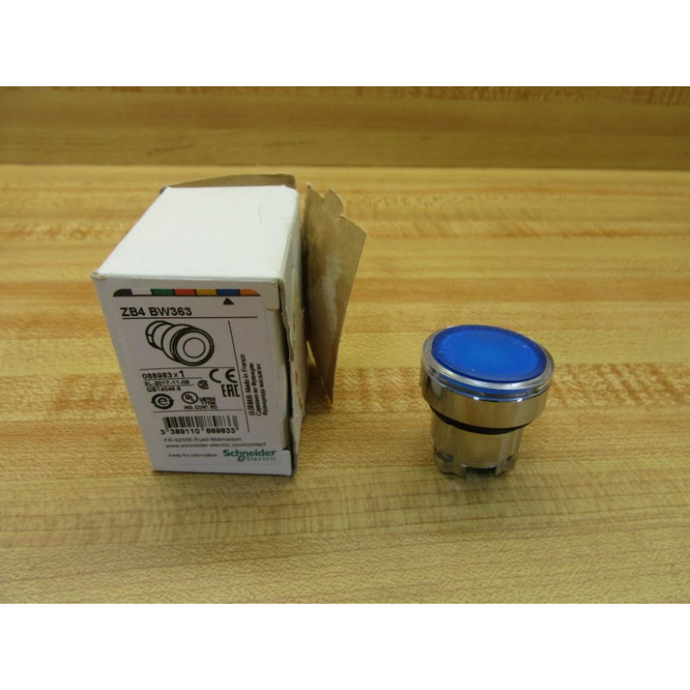 thumbnail image 2 of 22mm Green Pushbutton Switch Head - Fits ZB4, BW333, XB4BW Operators 2 of 3