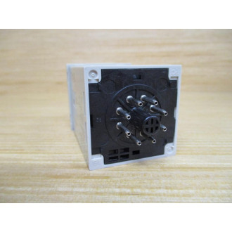 Omron H3CR-H8L Timer H3CRH8L 100110120VAC, 0.06 - 12 Min. - Used