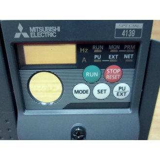 Mitsubishi FR-D710W-042-NA VSDVFDInverter FRD710W042NA Enclosure Only - Used