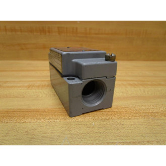 Cutler Hammer E51SAL Eaton Limit Switch Body Series B2 WE50RA - Used