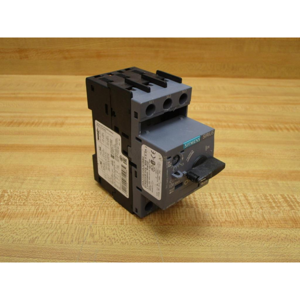 Siemens 3RV2011-1HA10 5.5-8A Circuit Breaker 3RV20111HA10 WO Cover - New No Box
