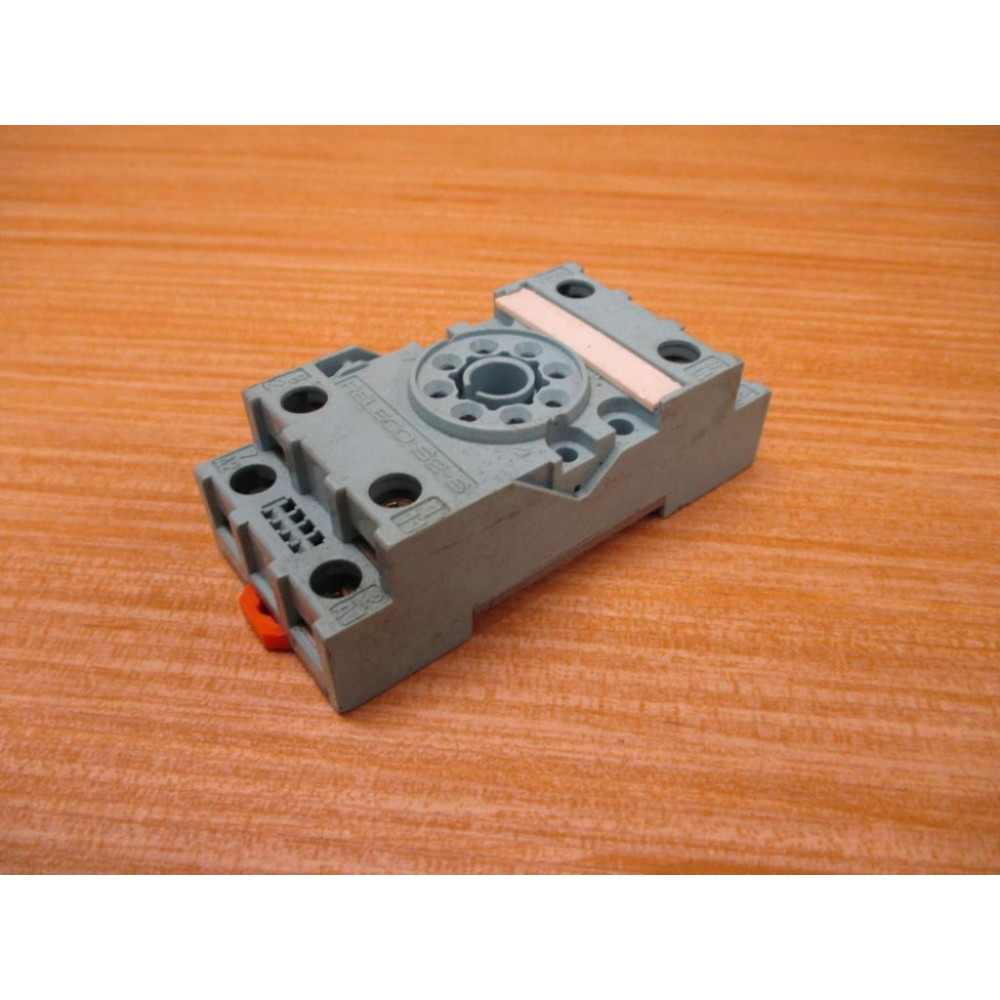 Releco S2-S Turck Relay Socket S2S WClip (Pack of 2) - Used