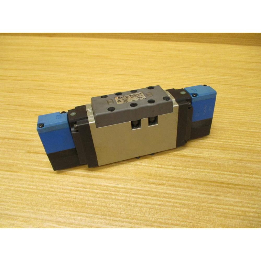 SMC VSS8-6-FG-D-3EZ-V1 Double Solenoid Valve VS8A50 VSS86FGD3EZV1 - Used
