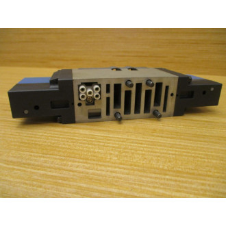 SMC VSS8-6-FG-D-3EZ-V1 Double Solenoid Valve VS8A50 VSS86FGD3EZV1 - Used