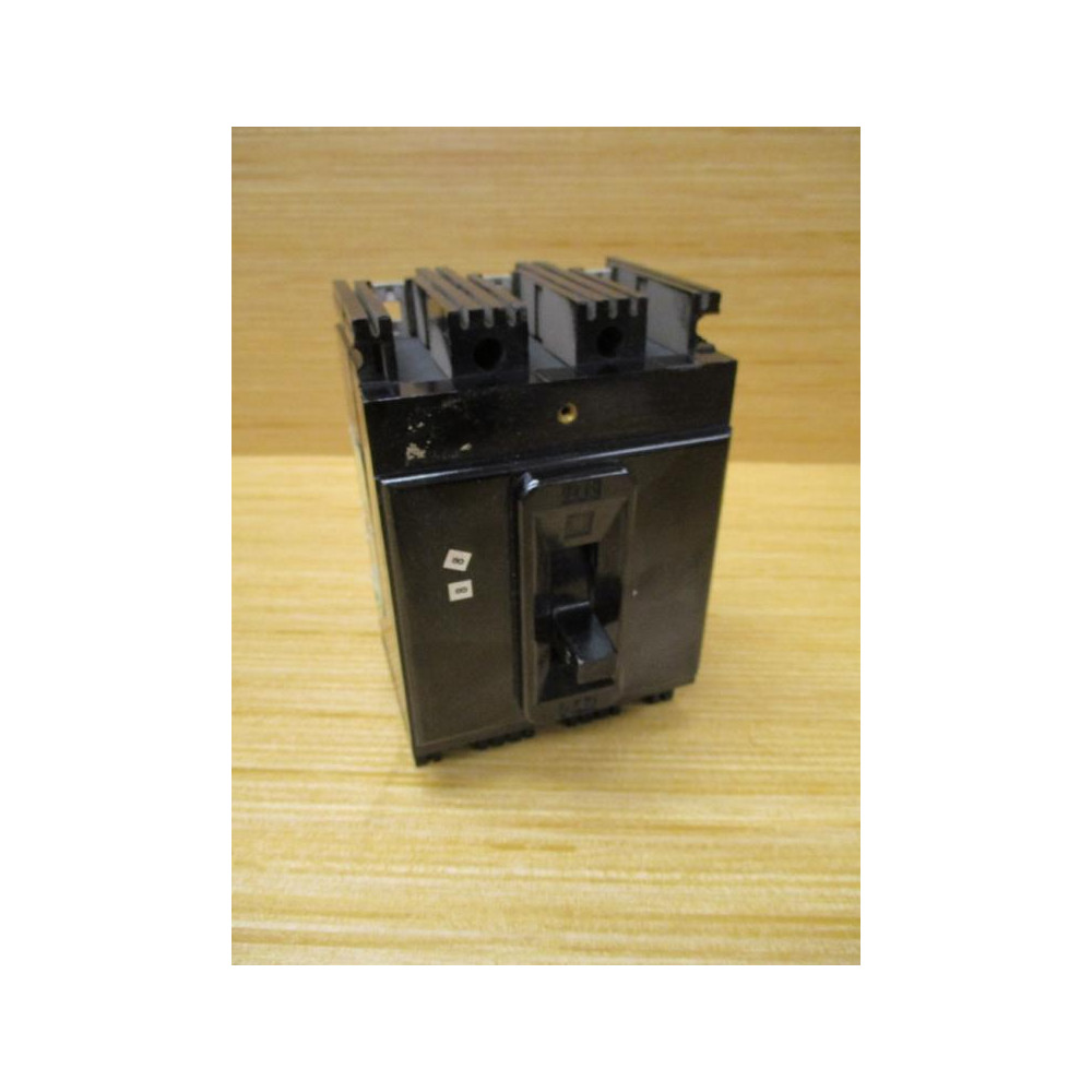 FPE NE231030 30A Circuit Breaker Cracked Corner - Used