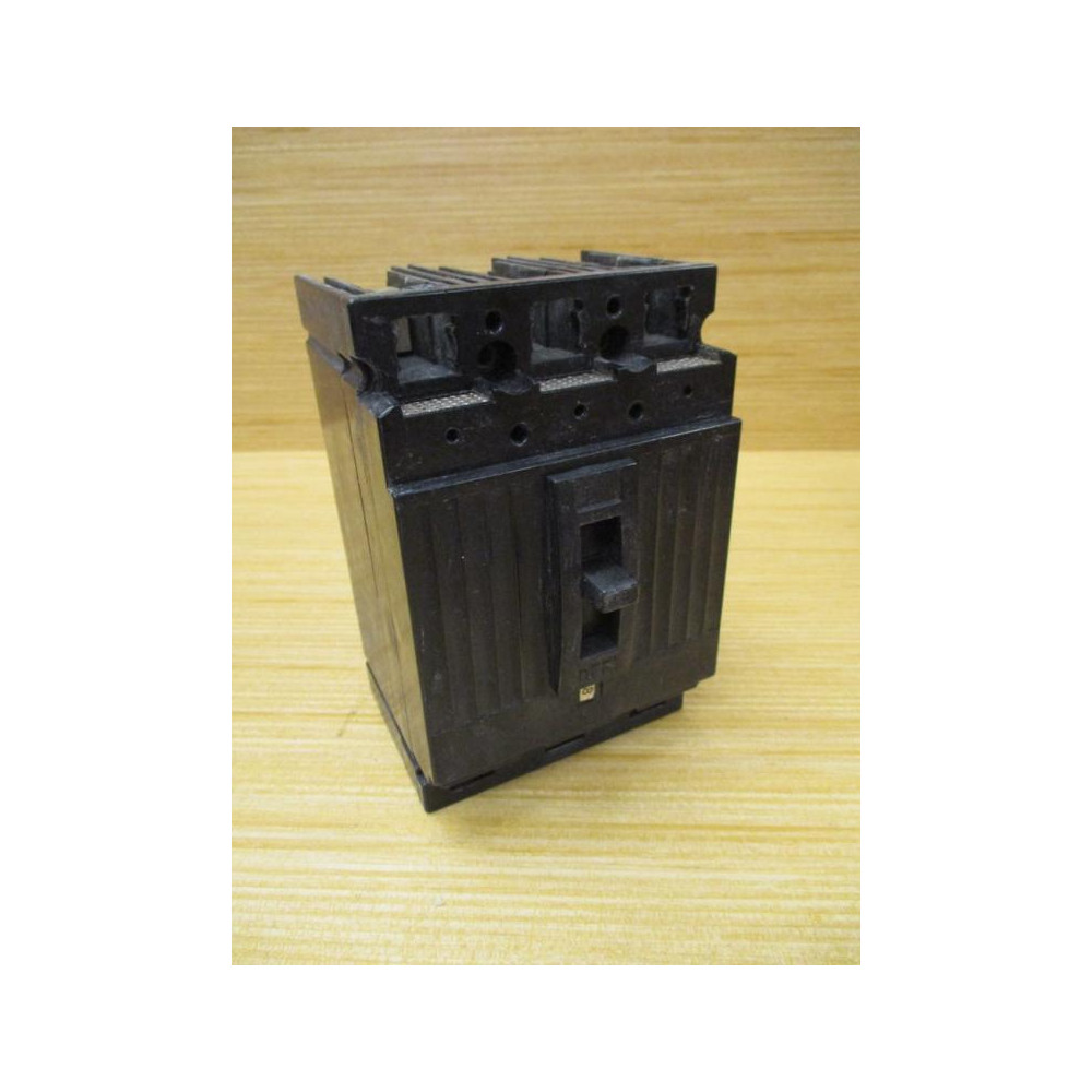 General Electric TE132020 20A Circuit Breaker GE - Used