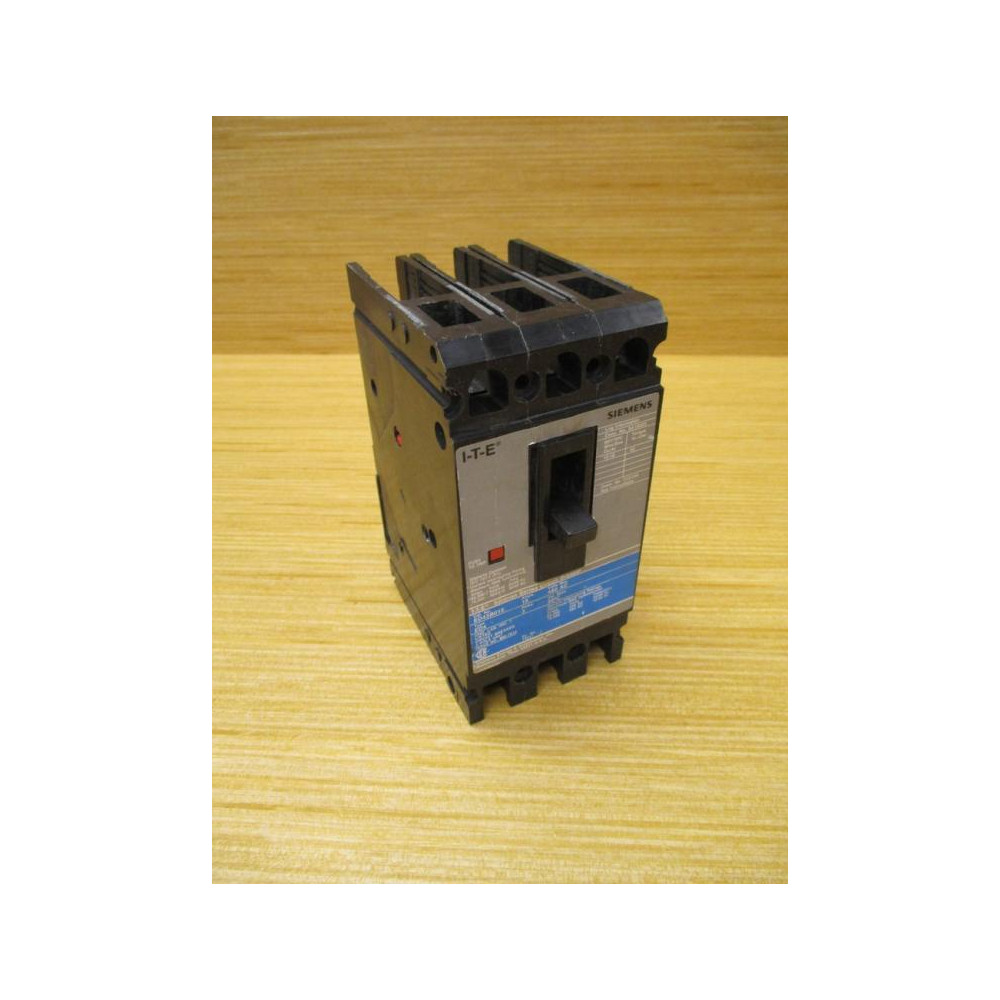 ITE Siemens ED43B015 15A Sentron Series Circuit Breaker - Used