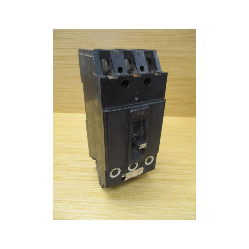 FPE NFJ631225 225A Circuit Breaker Cracked Corner - Used