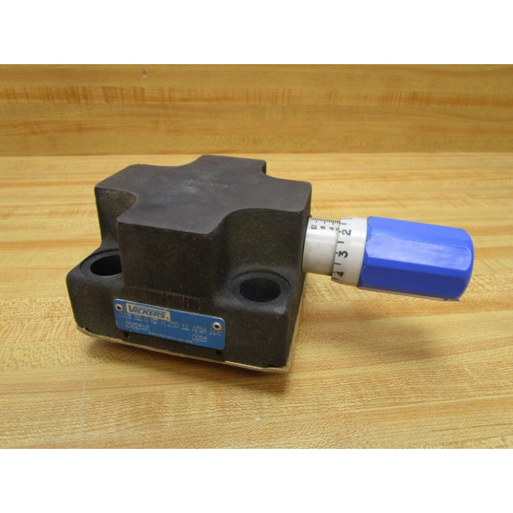 Vickers Eaton CVCS 32 0 S2 M 250 11 AP14 X08 Valve 2362516 - New No Box