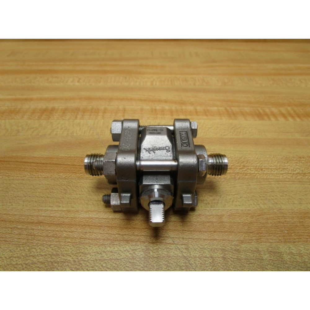 Swagelok SS-R62TS4 Ball Valve SS-R62TS4 WOut Handle - Used