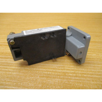 Cutler Hammer E51SBX Eaton Proximity Switch Body