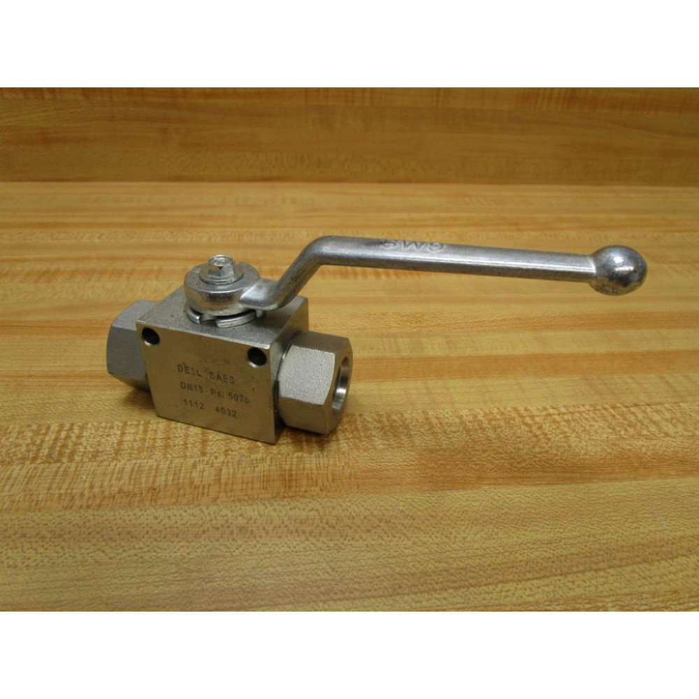 DN15 5075 Three Way Ball Valve DE3L SAE8 - New No Box
