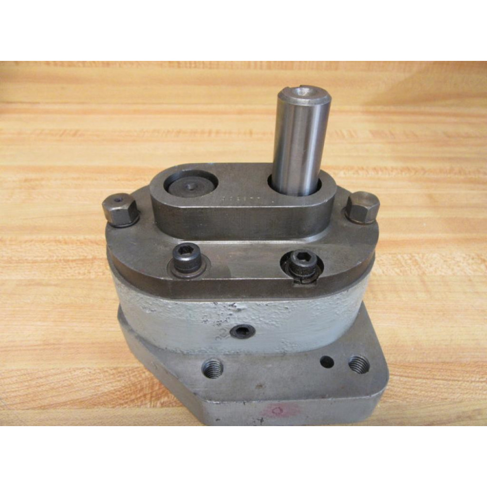 Generic 102880 Pump Head WThrough Shaft - Used