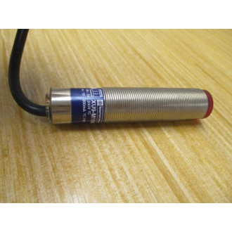 Telemecanique XU9-M18MB230 Photoelectric Sensor XU9M18MB230 W Reflector